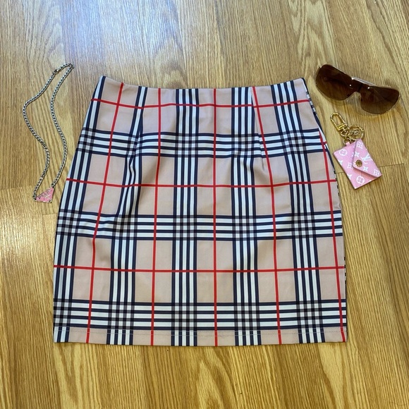 Burberry Dresses & Skirts - 🎈Burberry London Look! 🎈skirt size small